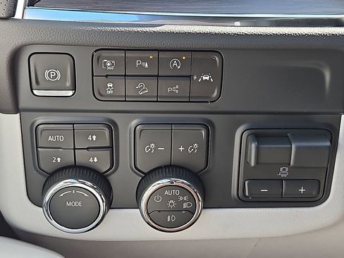 New 2025 Chevrolet Tahoe Premier w/ Sun And Tow Package image 19