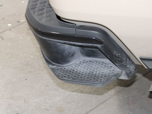 Used 2024 Chevrolet Colorado W/T image 12