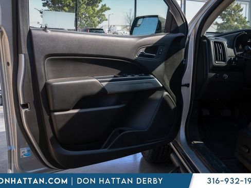 Used 2017 Chevrolet Colorado LT w/ LT Convenience Package RWD image 11