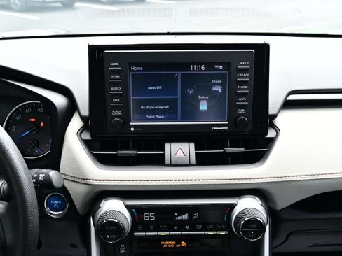 Used 2021 Toyota RAV4 XLE w/ Convenience Package AWD/4WD image 18