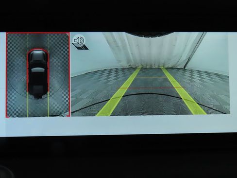 Used 2022 Land Rover Defender 110 SE image 15