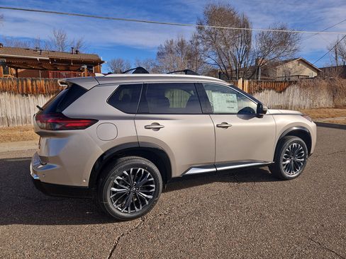 New 2026 Nissan Rogue Platinum w/ Platinum Premium Package AWD/4WD image 3