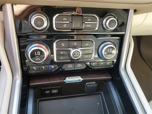 Used 2024 GMC Yukon Denali image 22