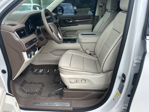 Used 2021 GMC Yukon Denali w/ Denali Ultimate Package AWD/4WD image 9