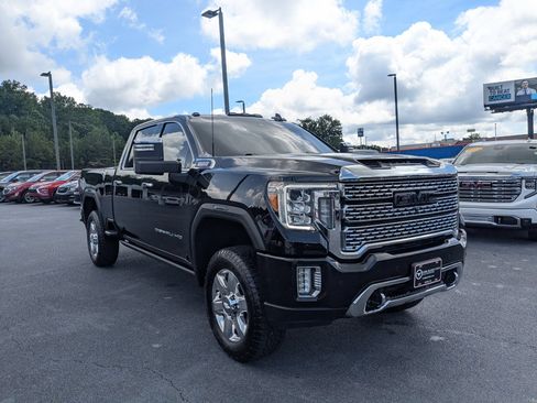 Used 2021 GMC Sierra 2500 Denali w/ Denali Black Diamond Edition AWD/4WD image 3