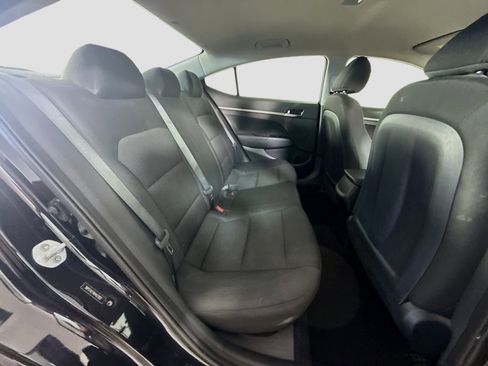 Used 2019 Hyundai Elantra SE w/ Cargo Package image 26