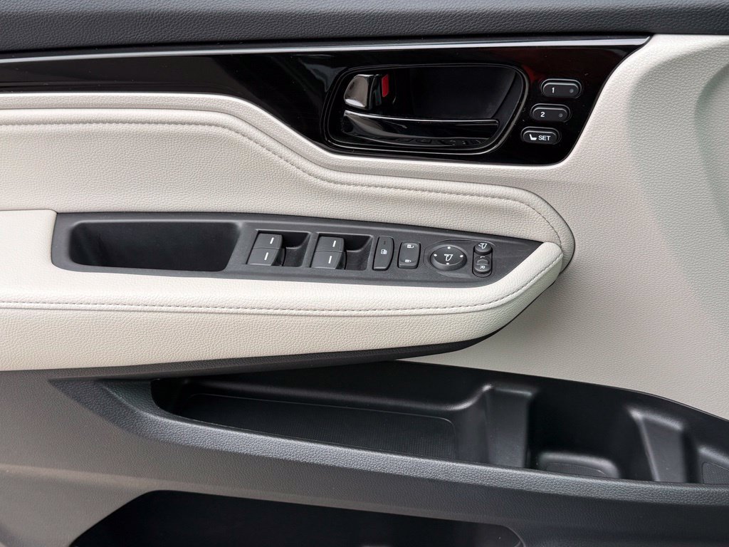 Certified 2025 Honda Odyssey Elite image 27