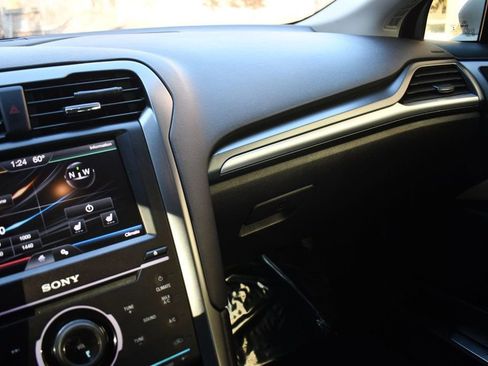 Used 2015 Ford Fusion Titanium image 22