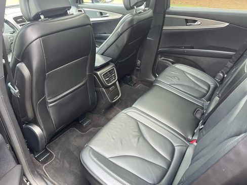 Used 2016 Lincoln MKX Reserve w/ Technology Package image 11