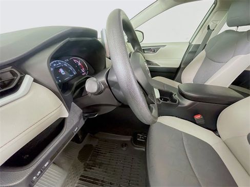 Used 2025 Toyota RAV4 XLE w/ Convenience Package image 21