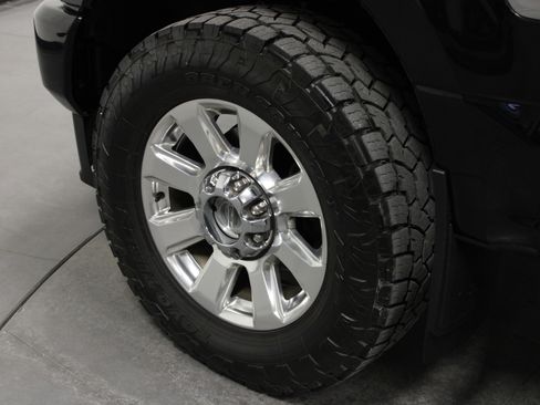 Used 2022 Ford F250 Platinum w/ FX4 Off-Road Package image 10