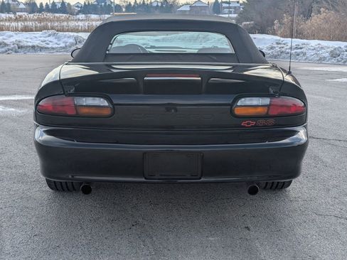Used 2001 Chevrolet Camaro Z28 w/ SS Performance/Appearance Pkg image 17