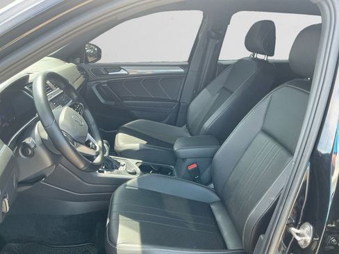 Used 2023 Volkswagen Tiguan SE R-Line AWD/4WD image 9