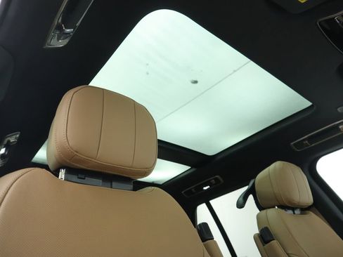 New 2026 Land Rover Range Rover SE image 20