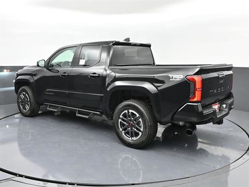 Certified 2025 Toyota Tacoma TRD Sport image 19