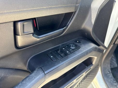Used 2024 Toyota Tacoma SR RWD image 18