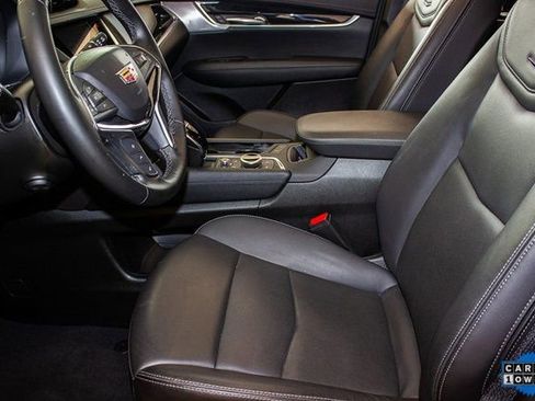 Certified 2025 Cadillac XT5 Premium Luxury image 20