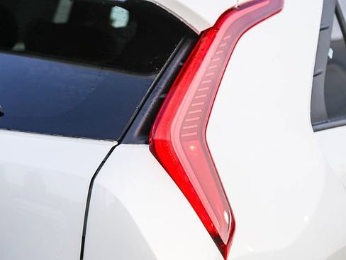 New 2026 Kia Niro Wind FWD image 18