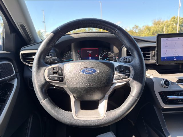 Used 2023 Ford Explorer XLT w/ Class IV Trailer Tow Package AWD/4WD image 17