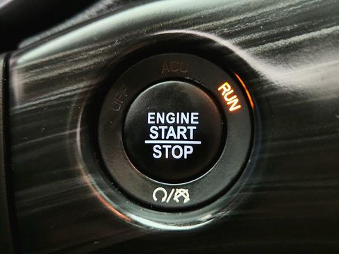 Used 2022 Jeep Grand Cherokee Altitude AWD/4WD image 20
