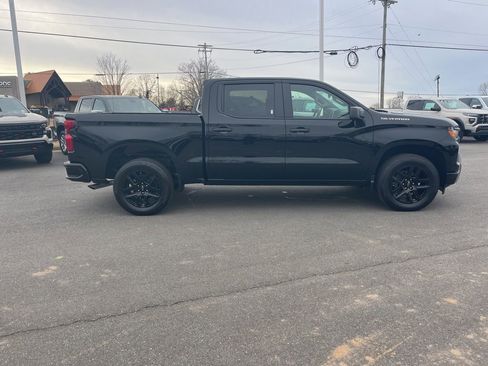 Used 2025 Chevrolet Silverado 1500 Custom image 6