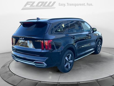 Used 2023 Kia Sorento S w/ Panoramic Sunroof Package image 8