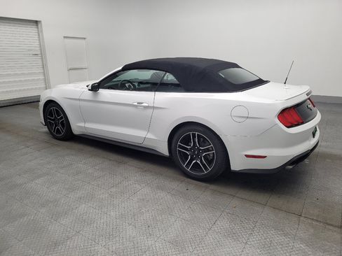 Used 2018 Ford Mustang Premium image 3