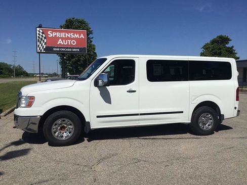Used 2016 Nissan NV 3500 SL RWD image 11