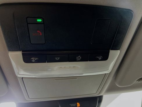 Used 2024 Mitsubishi Outlander SE image 22