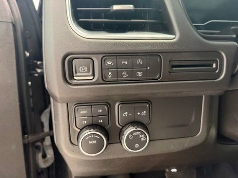 Certified 2023 Chevrolet Suburban Z71 w/ Luxury Package AWD/4WD image 37