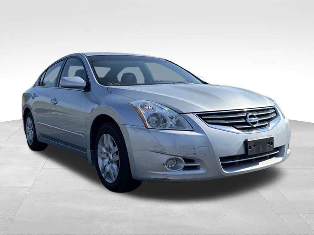 Used 2010 Nissan Altima 2.5 S FWD image 3