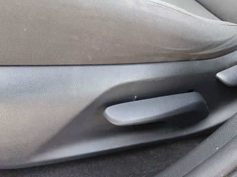 Used 2021 Toyota RAV4 LE image 23