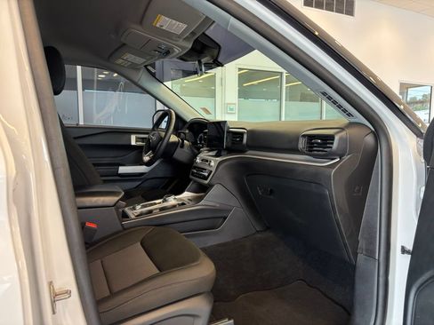 Used 2024 Ford Explorer XLT AWD/4WD image 22