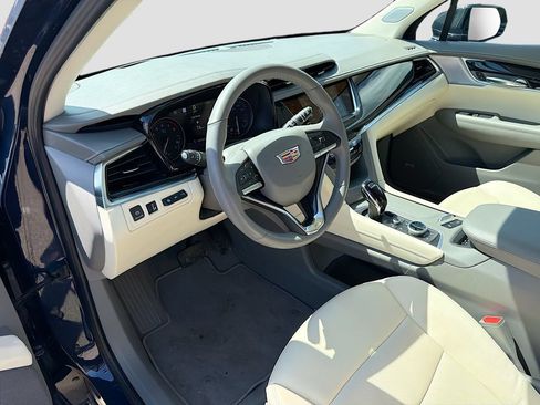 Used 2024 Cadillac XT6 Premium Luxury w/ Technology Package AWD/4WD image 9