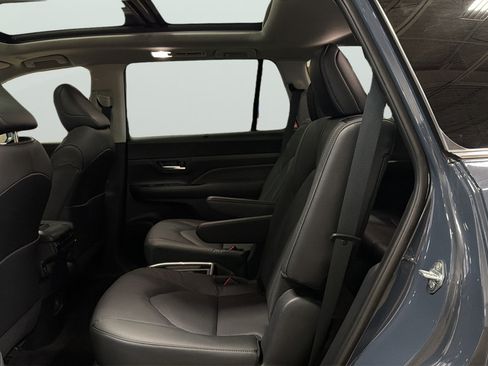 Used 2025 Toyota Grand Highlander FWD image 25