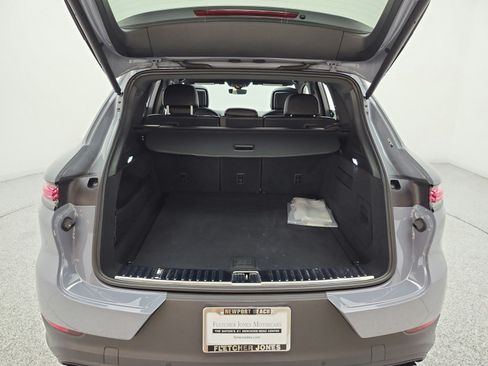 Used 2024 Porsche Cayenne S AWD/4WD image 18