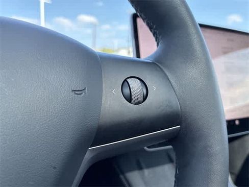 Used 2023 Tesla Model 3 Standard Range image 27