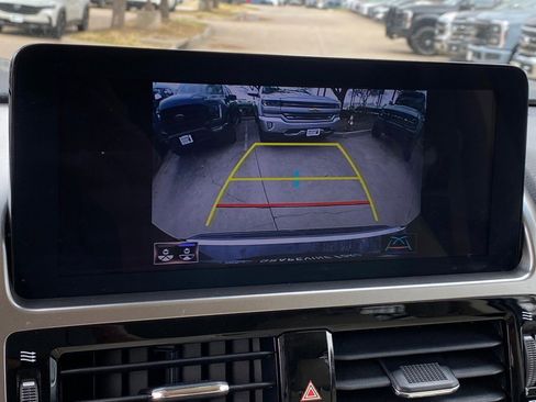 Used 2023 Lexus GX 460 Premium w/ Premium Package image 29