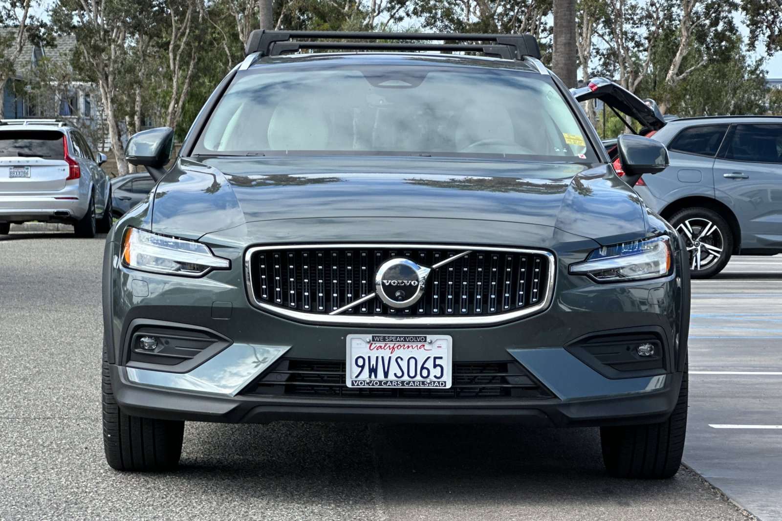 Certified 2026 Volvo V60 B5 Cross Country Plus w/ Climate Package AWD/4WD image 9