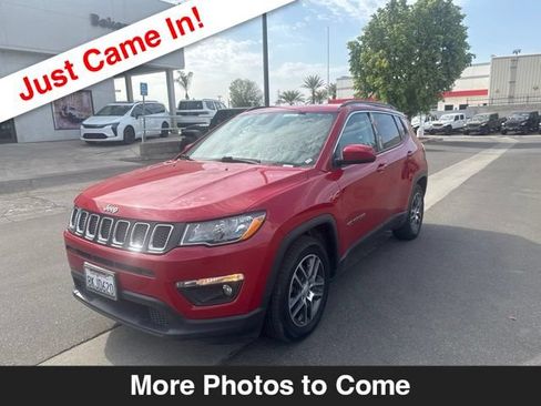 Used 2019 Jeep Compass Latitude FWD image 1