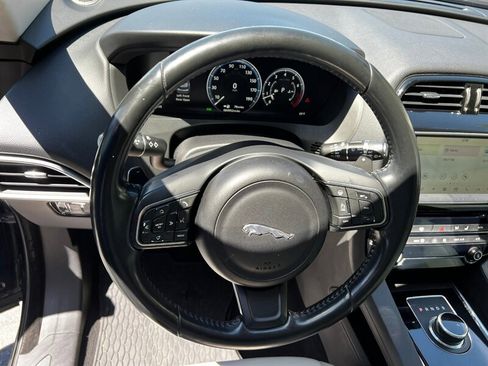Used 2017 Jaguar F-PACE Prestige AWD/4WD image 34