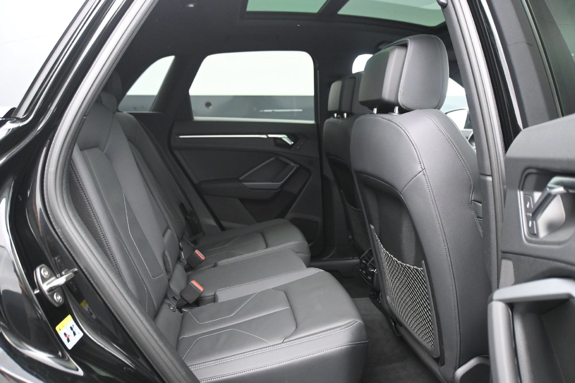 Used 2025 Audi Q3 2.0T Premium w/ Convenience Package AWD/4WD image 14