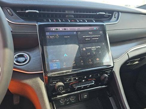 Used 2024 Jeep Grand Cherokee L Limited w/ Luxury Tech Group II image 9