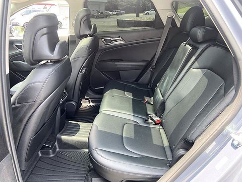 Used 2025 Kia Sportage EX w/ Premium Package FWD image 13