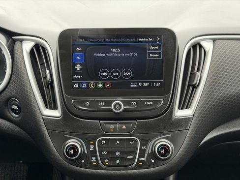 Used 2025 Chevrolet Malibu LT image 30