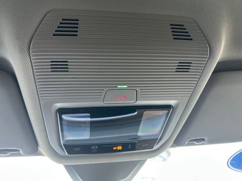 Used 2025 Volkswagen Atlas SE image 35