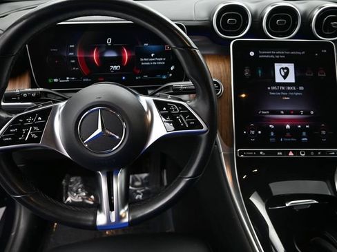 Used 2024 Mercedes-Benz GLC 300 image 16