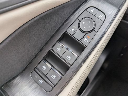 Certified 2025 Nissan Rogue SV FWD image 23