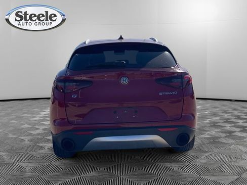 Used 2018 Alfa Romeo Stelvio AWD image 4