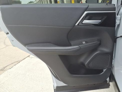Used 2024 Mitsubishi Outlander Ralliart AWD/4WD image 15